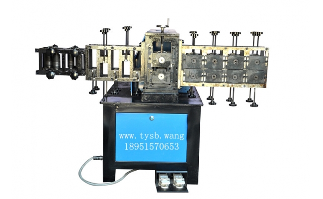 鐵藝壓花機(jī)